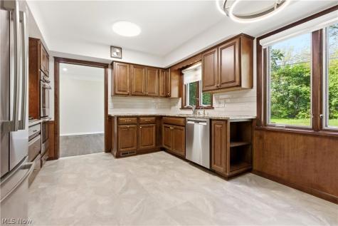 2056 Laurel Hill Drive South Euclid OH 44121