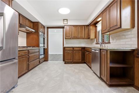 2056 Laurel Hill Drive South Euclid OH 44121