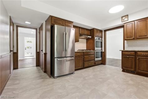 2056 Laurel Hill Drive South Euclid OH 44121