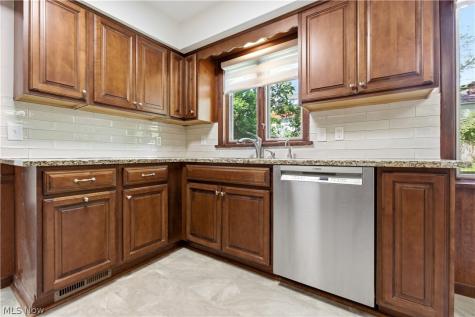 2056 Laurel Hill Drive South Euclid OH 44121