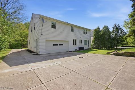 2056 Laurel Hill Drive South Euclid OH 44121
