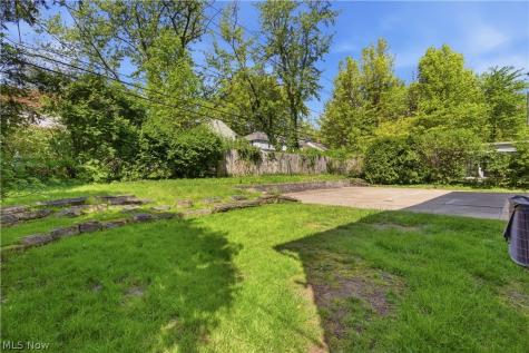 2056 Laurel Hill Drive South Euclid OH 44121