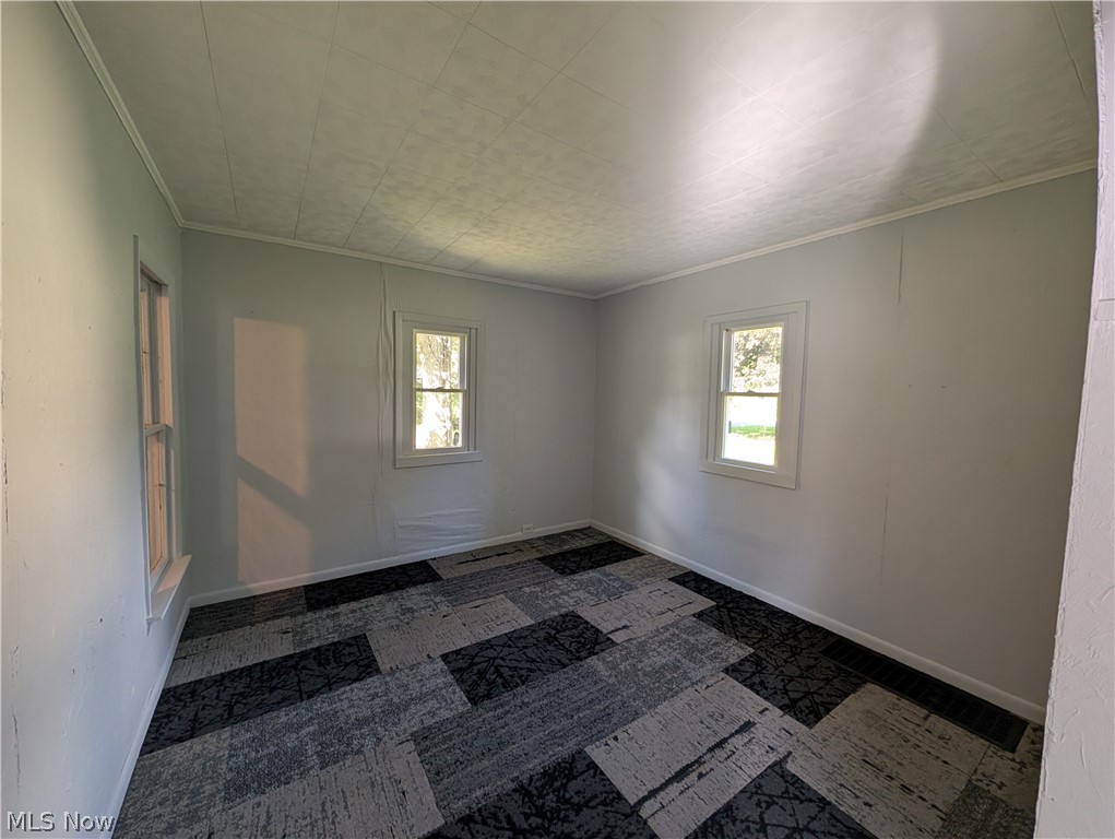 522 Shackson Street Conneaut OH 44030