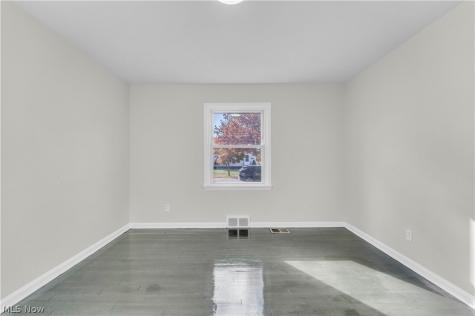 755 E 249th Street Euclid OH 44123