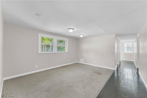 755 E 249th Street Euclid OH 44123