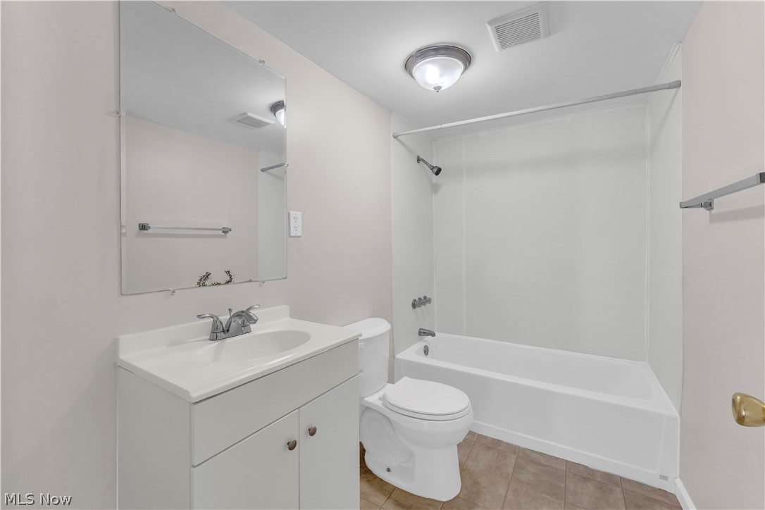 755 E 249th Street Euclid OH 44123