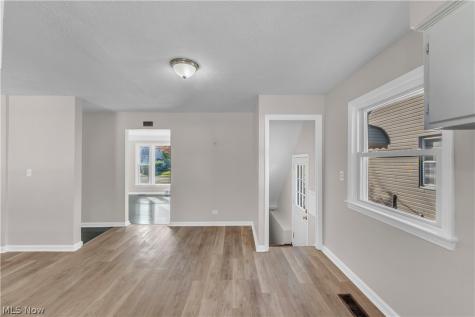 755 E 249th Street Euclid OH 44123