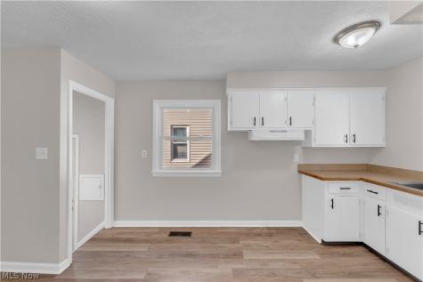 755 E 249th Street Euclid OH 44123
