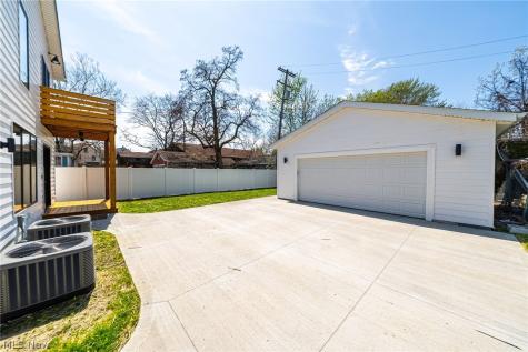 1440 W 57th Street Cleveland OH 44102