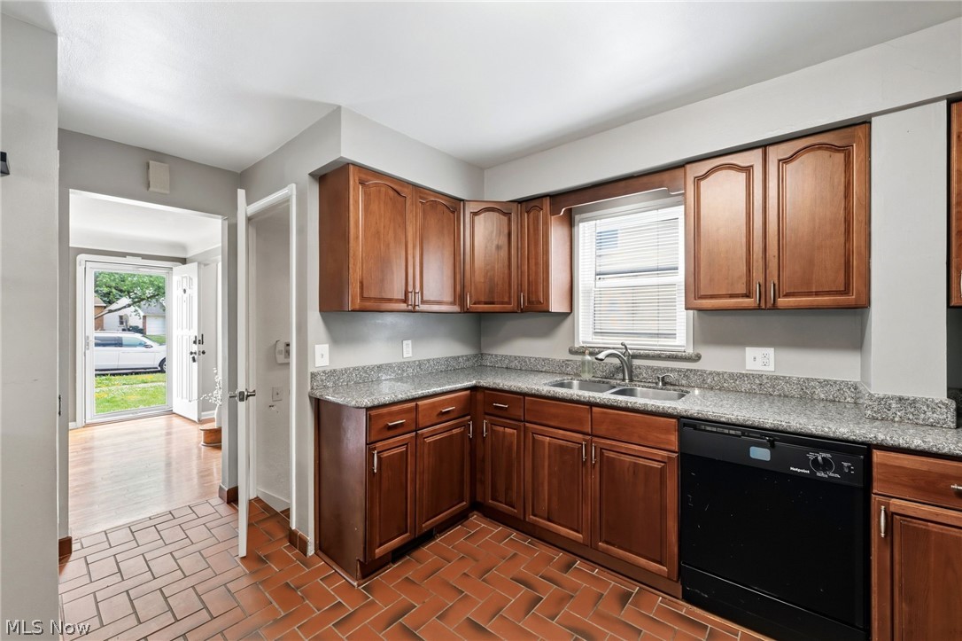 7906 Kenton Avenue Parma OH 44129