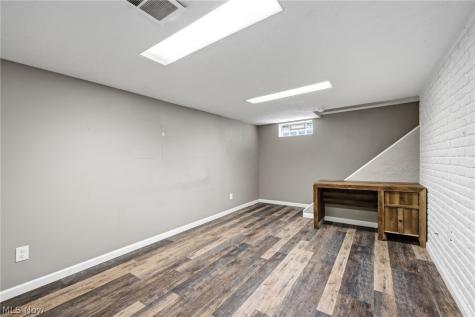 7906 Kenton Avenue Parma OH 44129