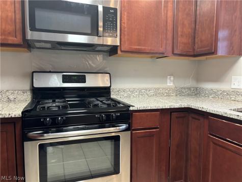 1927 E 86th Street Cleveland OH 44106