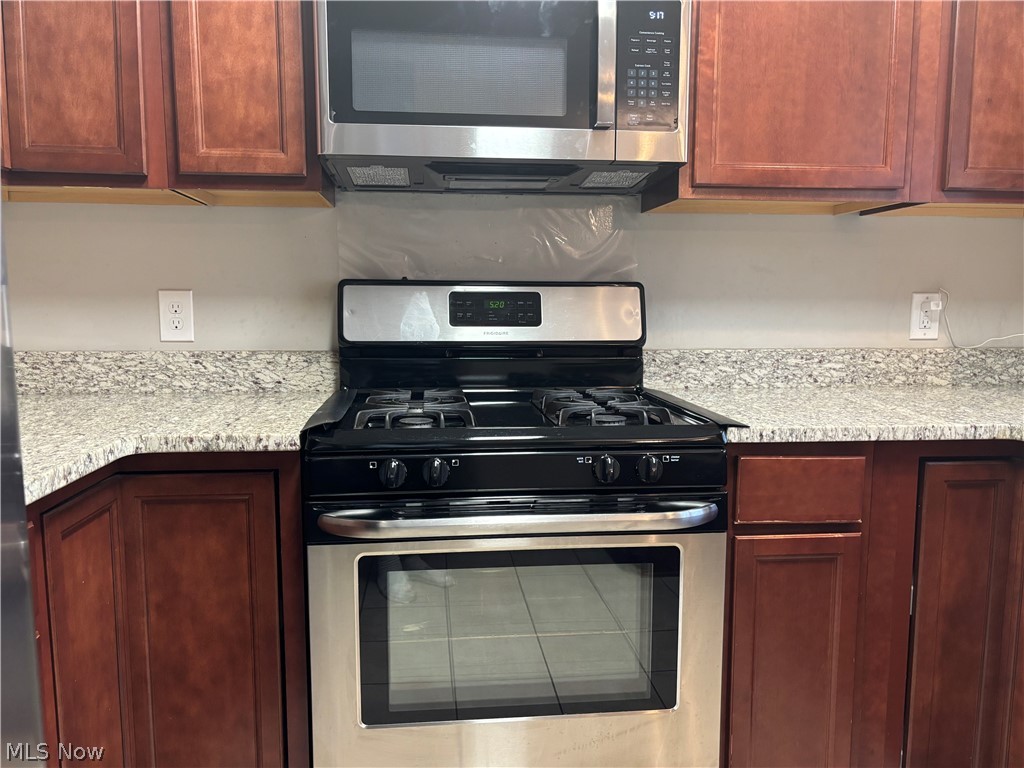 1927 E 86th Street Cleveland OH 44106