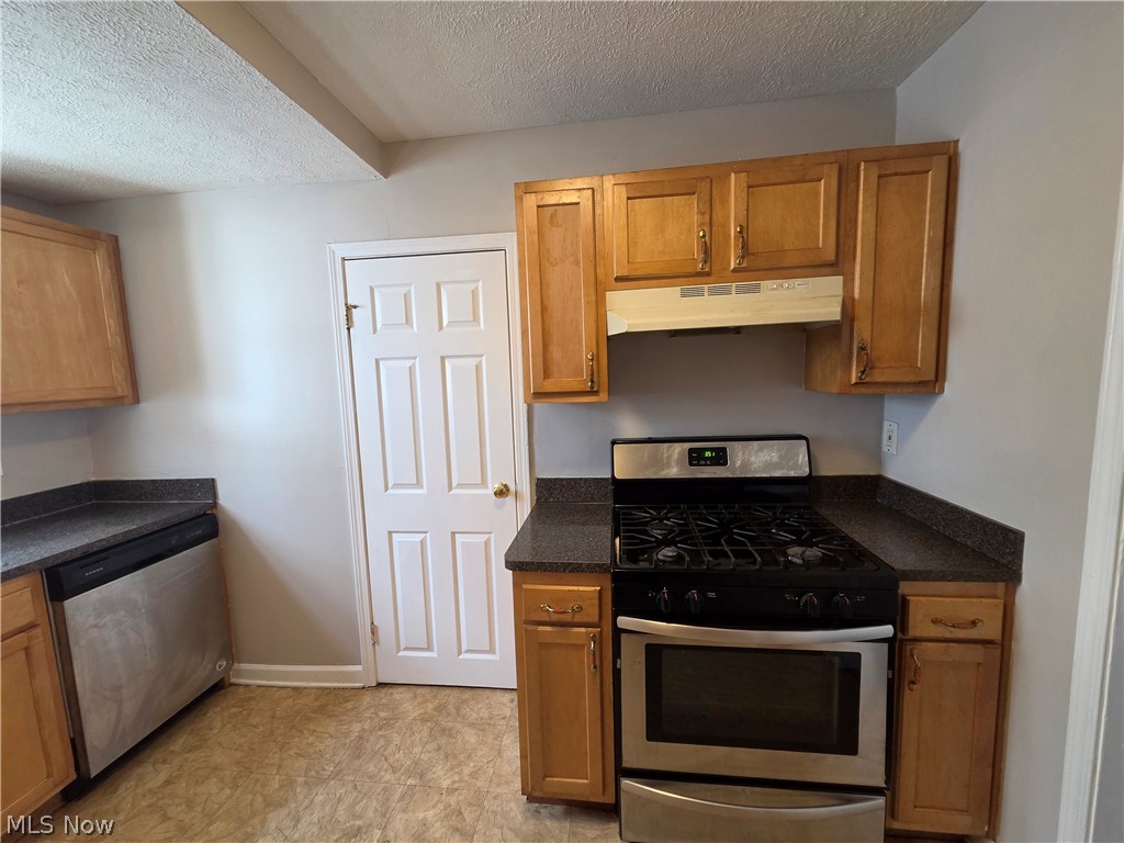 3757 Grosvenor Road South Euclid OH 44118