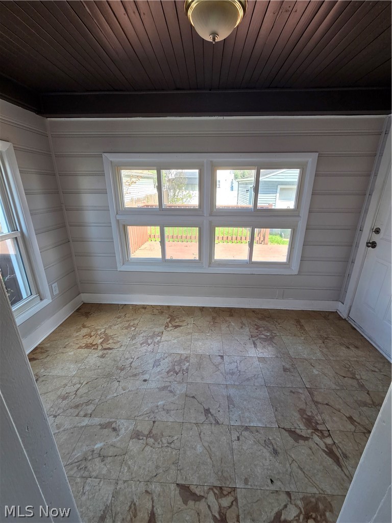 3757 Grosvenor Road South Euclid OH 44118