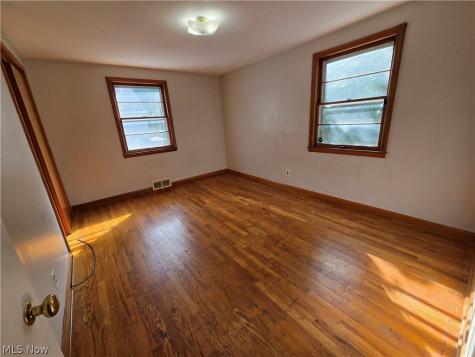4384 Acacia Drive South Euclid OH 44121