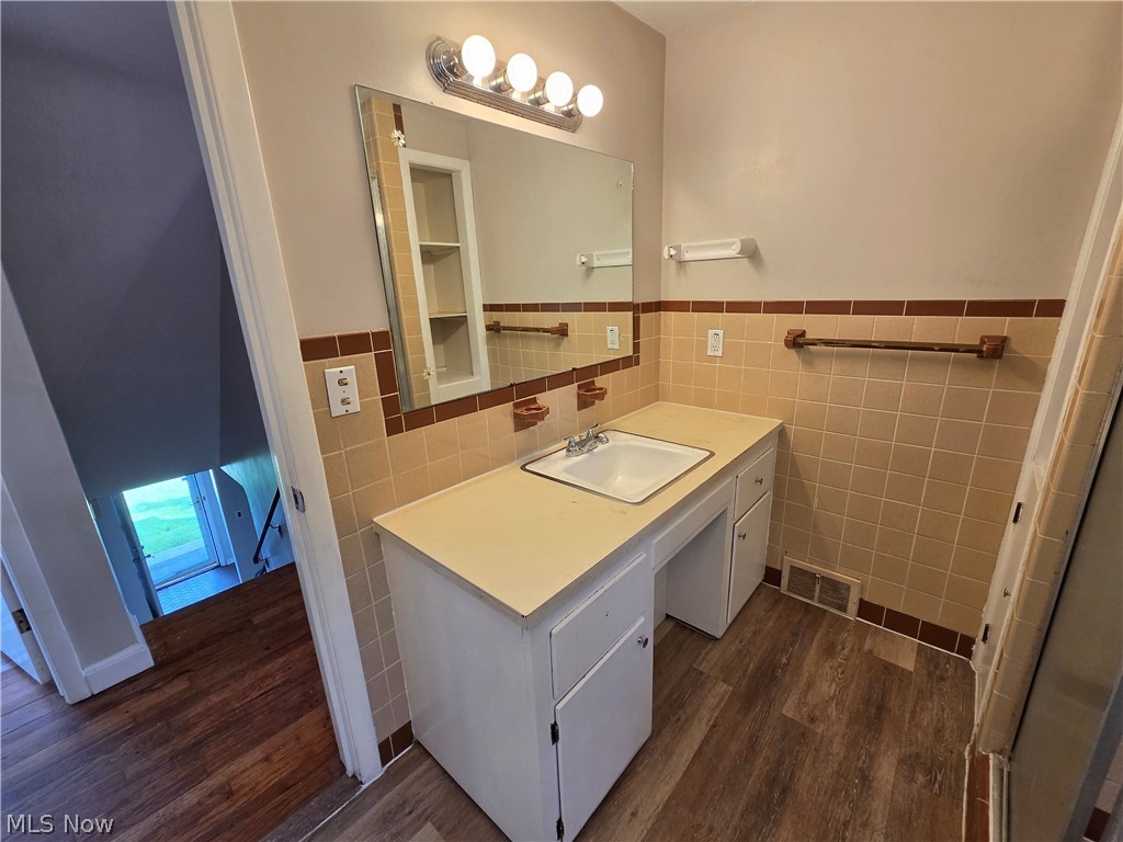 4384 Acacia Drive South Euclid OH 44121