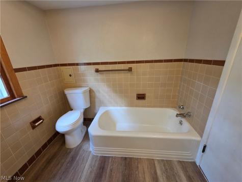 4384 Acacia Drive South Euclid OH 44121