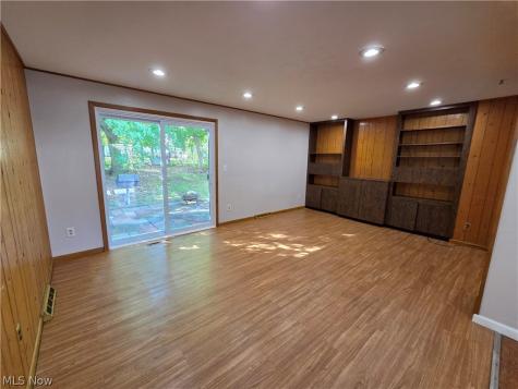 4384 Acacia Drive South Euclid OH 44121