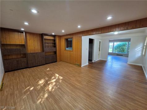 4384 Acacia Drive South Euclid OH 44121