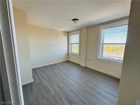 5644 Broadway Avenue Cleveland OH 44127