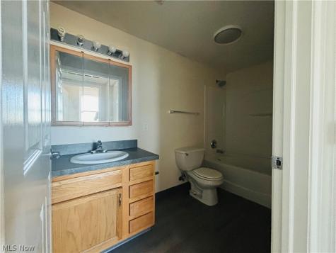 5644 Broadway Avenue Cleveland OH 44127