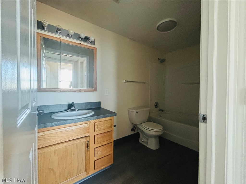 5644 Broadway Avenue Cleveland OH 44127