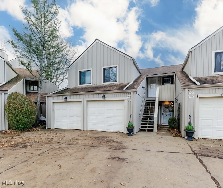 27 Landings Way Avon Lake OH 44012