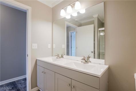 27 Landings Way Avon Lake OH 44012