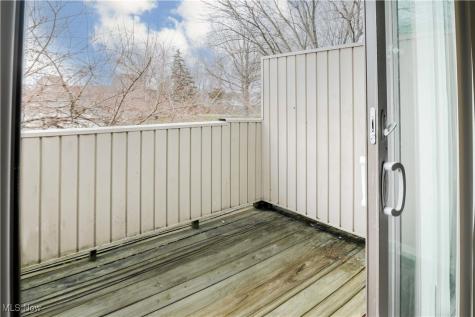 27 Landings Way Avon Lake OH 44012