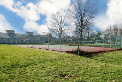 27 Landings Way Avon Lake OH 44012