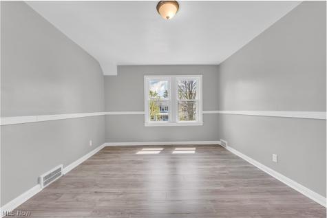 3557 Silsby Road University Heights OH 44118