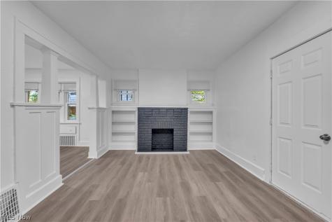 712 Roselle Avenue Akron OH 44307