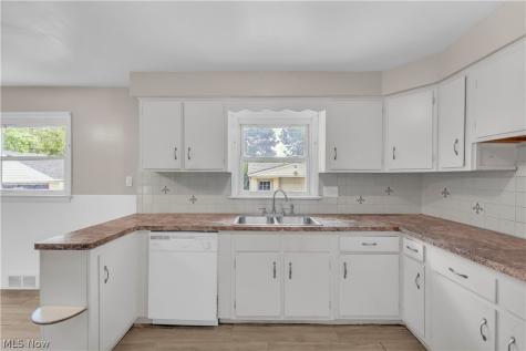 23 Willard Avenue Bedford OH 44146