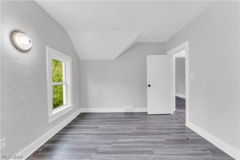 14131 Berwyn Avenue Cleveland OH 44111
