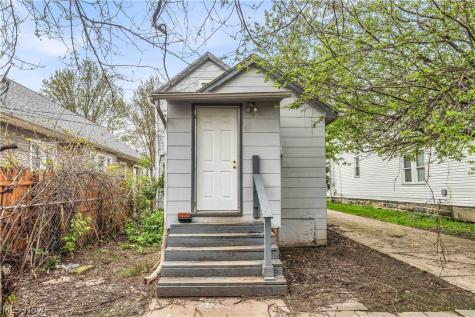 14131 Berwyn Avenue Cleveland OH 44111