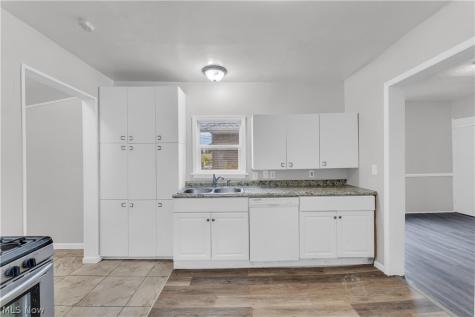 14131 Berwyn Avenue Cleveland OH 44111