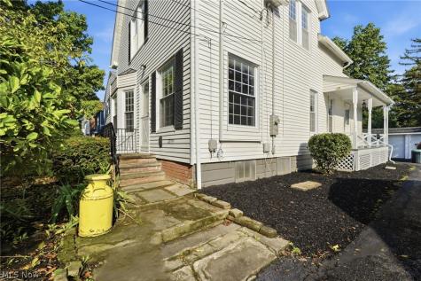 22955 Fairmount Boulevard Shaker Heights OH 44118