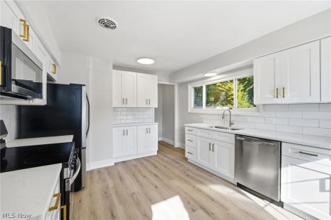 22955 Fairmount Boulevard Shaker Heights OH 44118