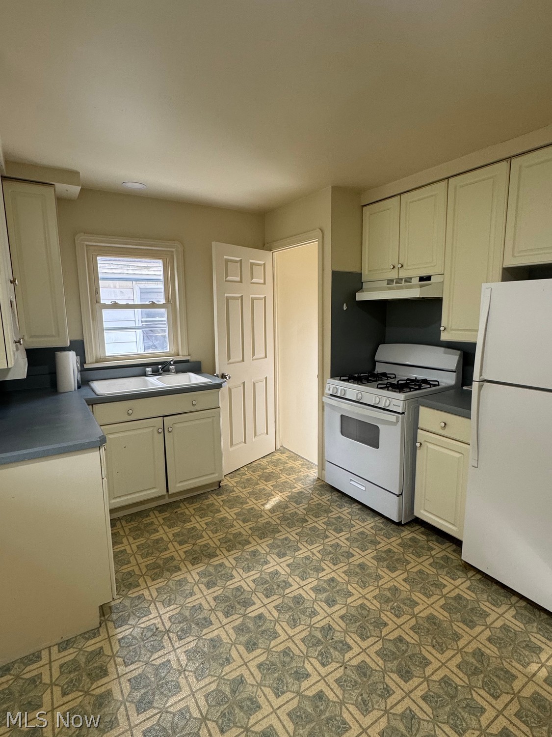 568 E Lucius Avenue Youngstown OH 44502