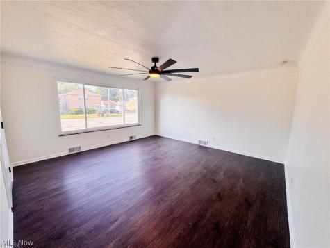 2907 Snow Road Parma OH 44134