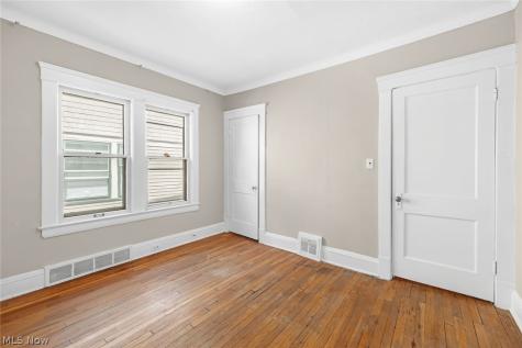 1695 Glenmont Road Cleveland Heights OH 44118