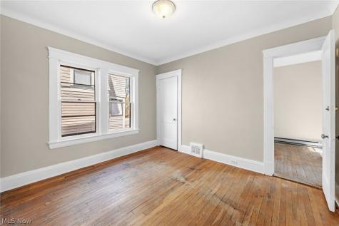 1695 Glenmont Road Cleveland Heights OH 44118