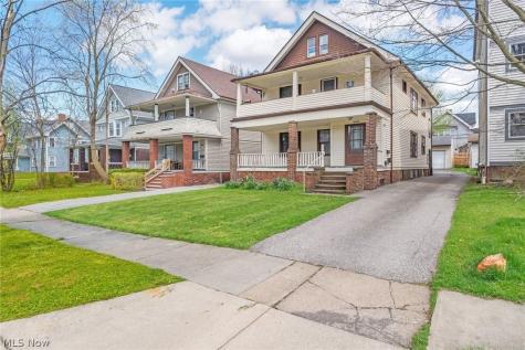 1695 Glenmont Road Cleveland Heights OH 44118