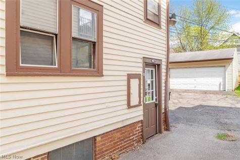1695 Glenmont Road Cleveland Heights OH 44118