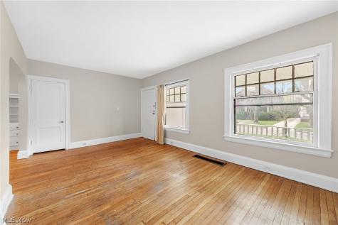 1695 Glenmont Road Cleveland Heights OH 44118