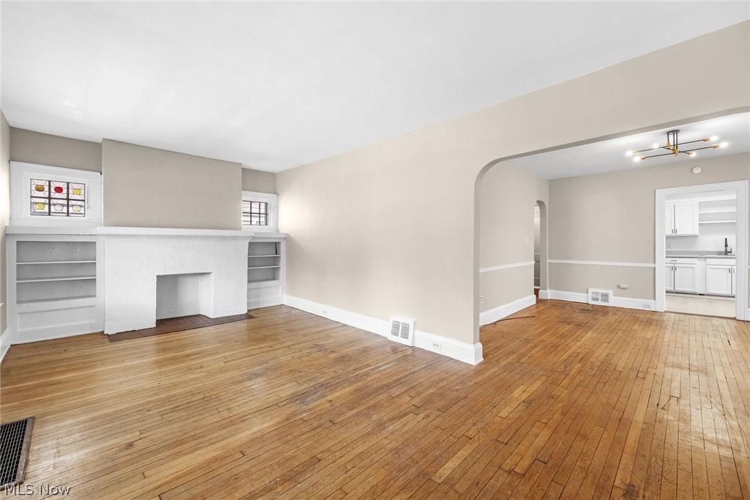 1695 Glenmont Road Cleveland Heights OH 44118