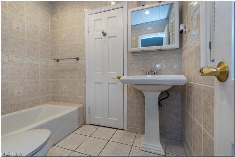2685 Rocklyn Road Shaker Heights OH 44122