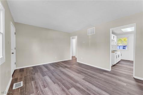 4428 E 142nd Street Cleveland OH 44128