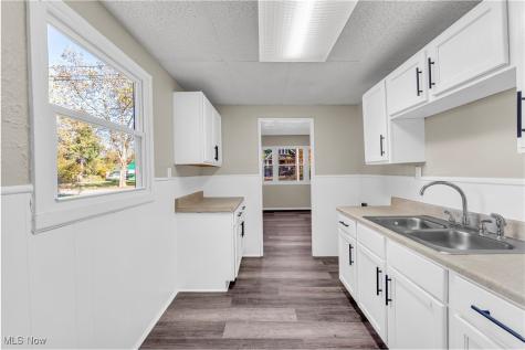 4428 E 142nd Street Cleveland OH 44128